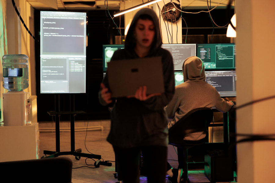 Люди создают первую нейросеть