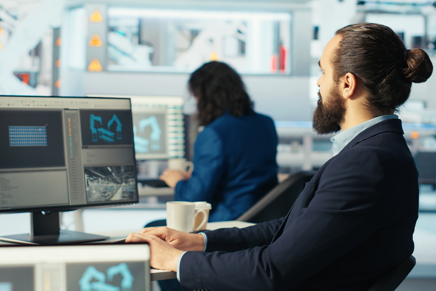 Мужчина с инструментам для нормализации данных